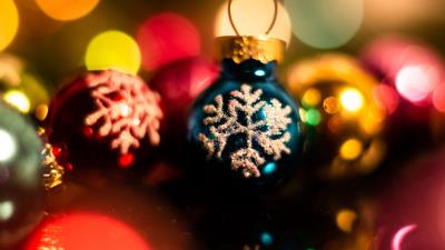 Decorations baubles new year 4k wallpaper