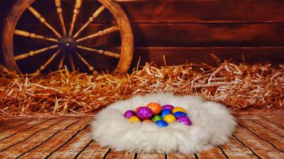 Easter eggs nest hay 4k wallpaper