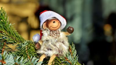 Monkey new year fir toy 4k wallpaper