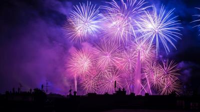 Salute city holiday fireworks 4k wallpaper