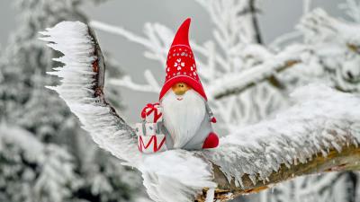 Santa claus christmas snow frost 4k wallpaper