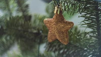Tree star decoration 4k wallpaper