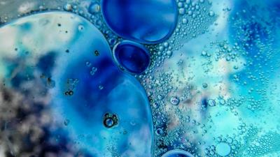 Round bubbles glass 4k wallpaper