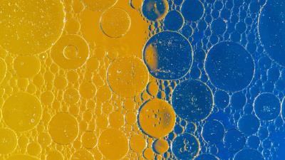 Bubbles liquid macro 4k wallpaper