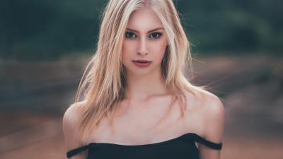 Blone girl in black dress 4k wallpaper