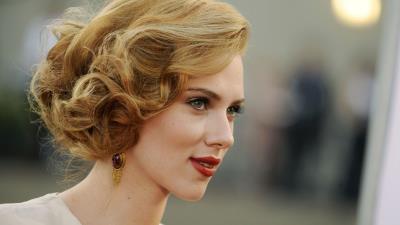 Scarlett johansson at the awards 4k wallpaper
