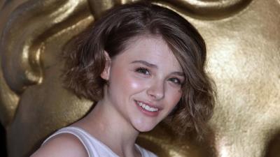 Smiling chloe grace moretz 4k wallpaper