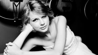Taylor swift 3 4k wallpaper