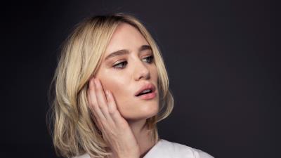 mackenzie davis 2t 4k wallpaper