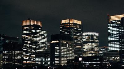 Night city building reflection 4k wallpaper