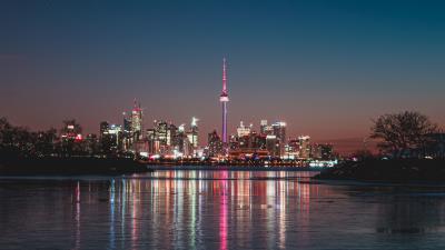 Night city tower water 4k wallpaper