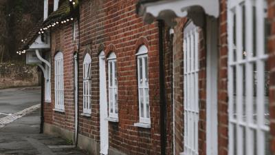 Street buildings garlands 4k wallpaper