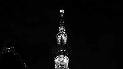 Tower night city bw 4k wallpaper