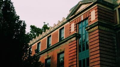 Facade building windows 4k wallpaper