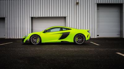 Mclaren 675lt light green side view 4k wallpaper