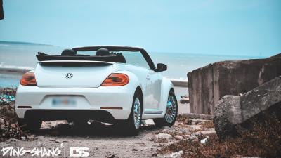 Volkswagen beetle cabriolet white 4k wallpaper