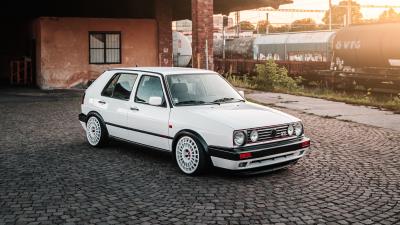 Volkswagen car side view 4k wallpaper