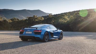 Audi r8 v10 side view 4k wallpaper