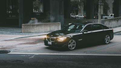 Auto black side view 4k wallpaper