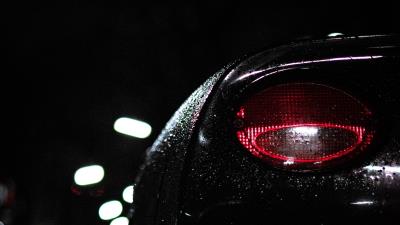 Car headlight drops 4k wallpaper