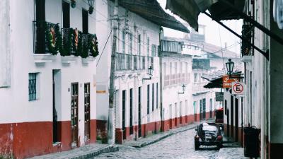 Car lane retro 4k wallpaper