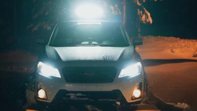 Car white lights 4k wallpaper