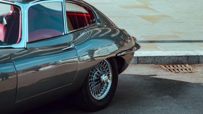 Jaguar side view retro 4k wallpaper