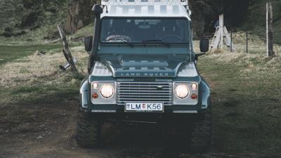 Land rover suv mountains 4k wallpaper