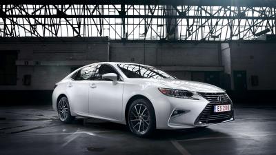 Lexus es 200 side view 4k wallpaper