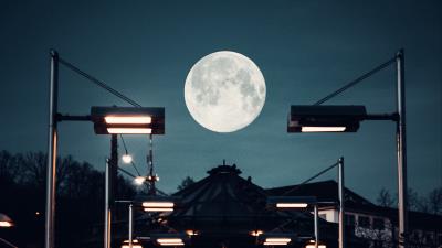 Building lights moon 4k wallpaper