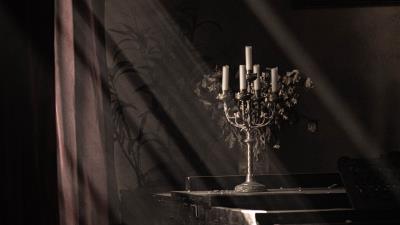 Candles piano rays 4k wallpaper