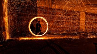 Circle sparks glow 4k wallpaper