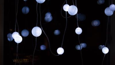 Garland light bulbs glow 4k wallpaper