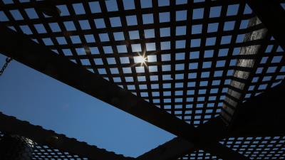 Roof grid light 4k wallpaper