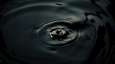 Splash spray drop 4k wallpaper