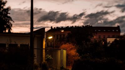 Street lantern night 4k wallpaper