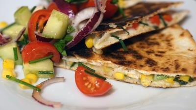 Quesadilla mexican food corn bread tomatoes onions corn grass 4k wallpaper