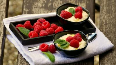 Raspberries berries cream dessert 4k wallpaper