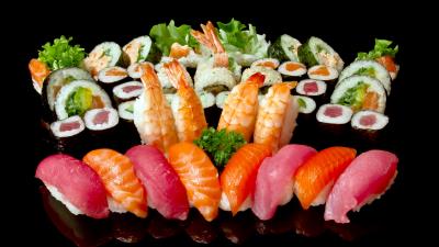 Rolls sushi plate a lot seafood 4k wallpaper