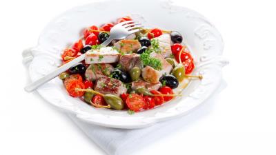 Salad olives tomatoes meat plate fork 4k wallpaper
