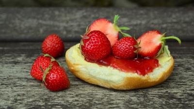 Sandwich bread strawberries 4k wallpaper
