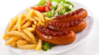 Sausage potatoes salad plate 4k wallpaper