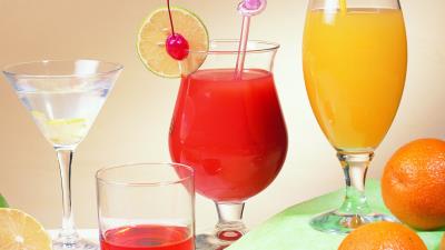 Smoothies juices alcohol fruit 4k wallpaper