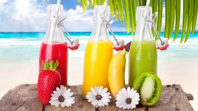 Smoothies strawberry banana kiwi 4k wallpaper