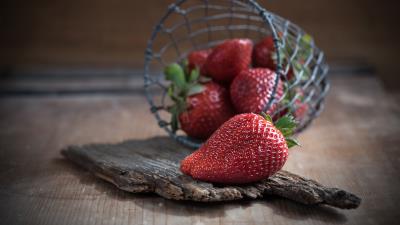 Strawberries berries basket ripe 4k wallpaper