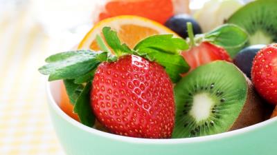 Strawberries berries sliced lettuce 4k wallpaper