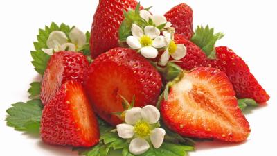 Strawberry berry cut 4k wallpaper