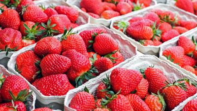 Strawberry berry much ripe market 4k wallpaper
