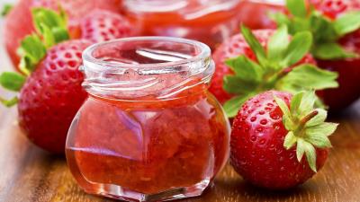 Strawberry jam bowl food 4k wallpaper