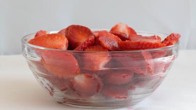 Strawberry plate berries juicy 4k wallpaper